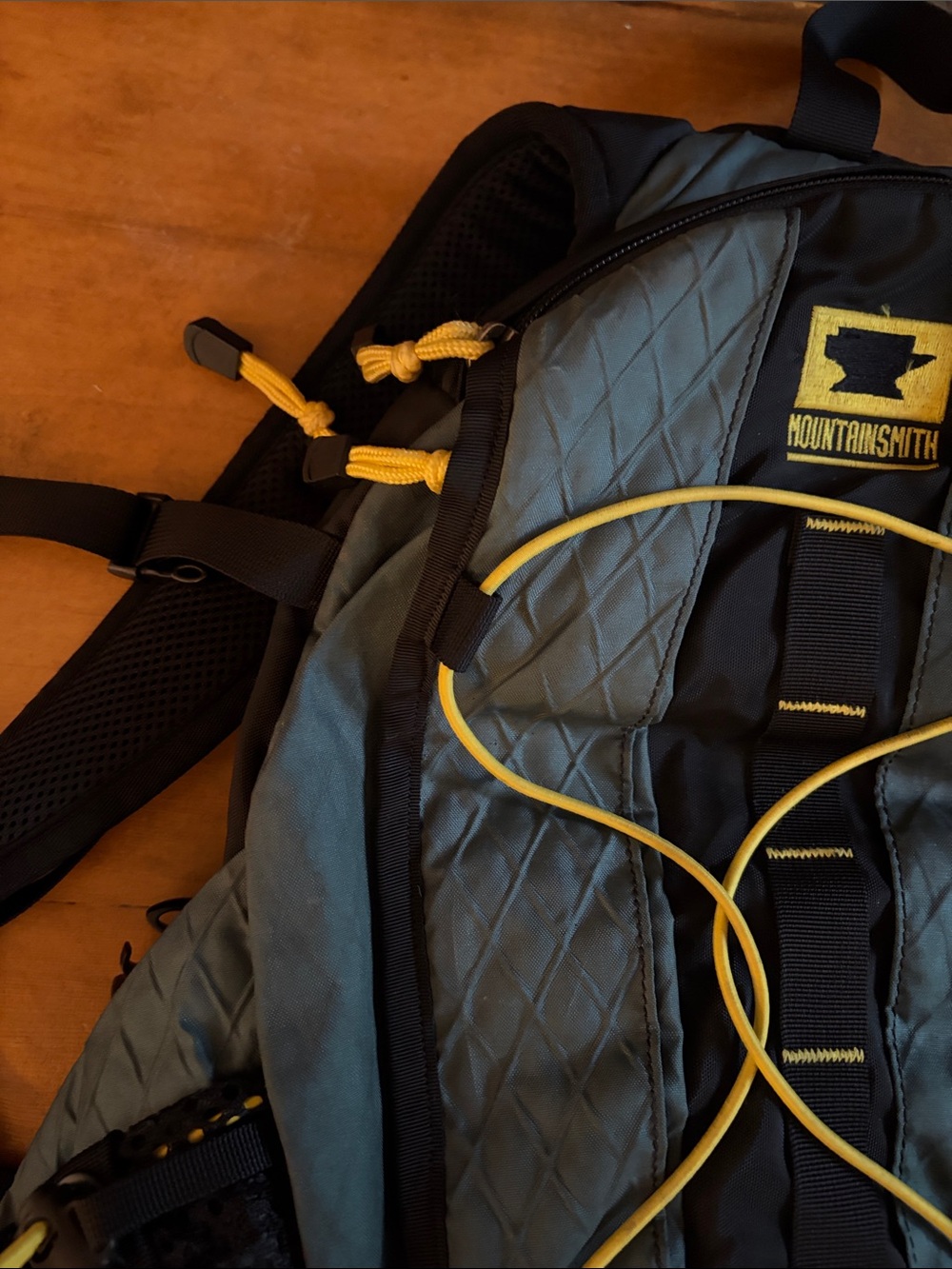 Mountainsmith Wraith Green and Yellow Lightweight Outdoor Backpack - Picture 2 of 7